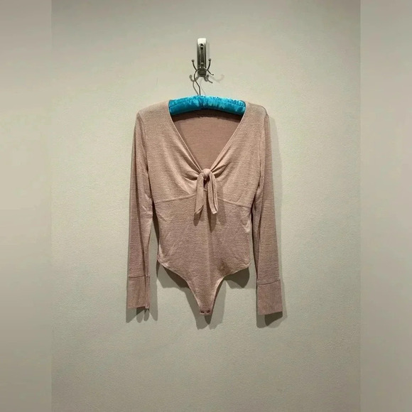 ABERCROMBIE & FITCH Soft A&F Cozy Bodysuit in Soft Pink / Size Small / - Picture 1 of 5